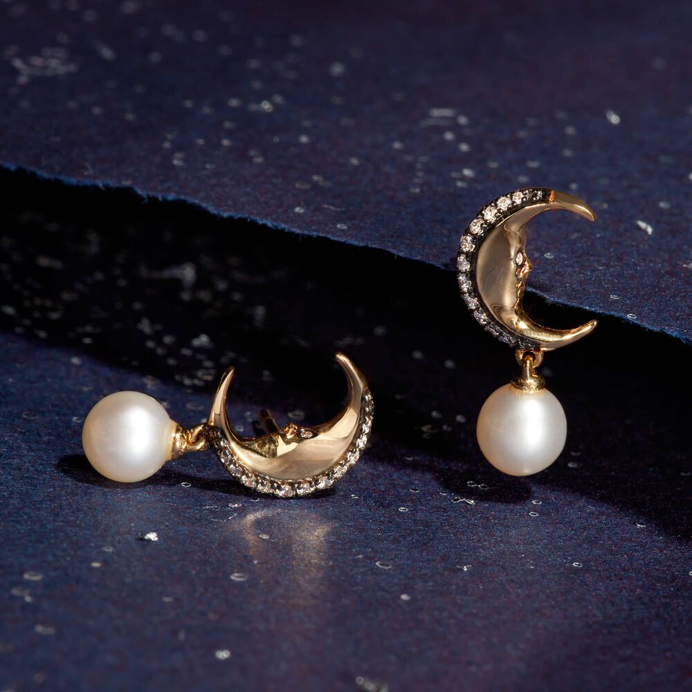 Mythology 18ct Gold Pearl Moon Single Right Drop Earring | Annoushka jewelley
