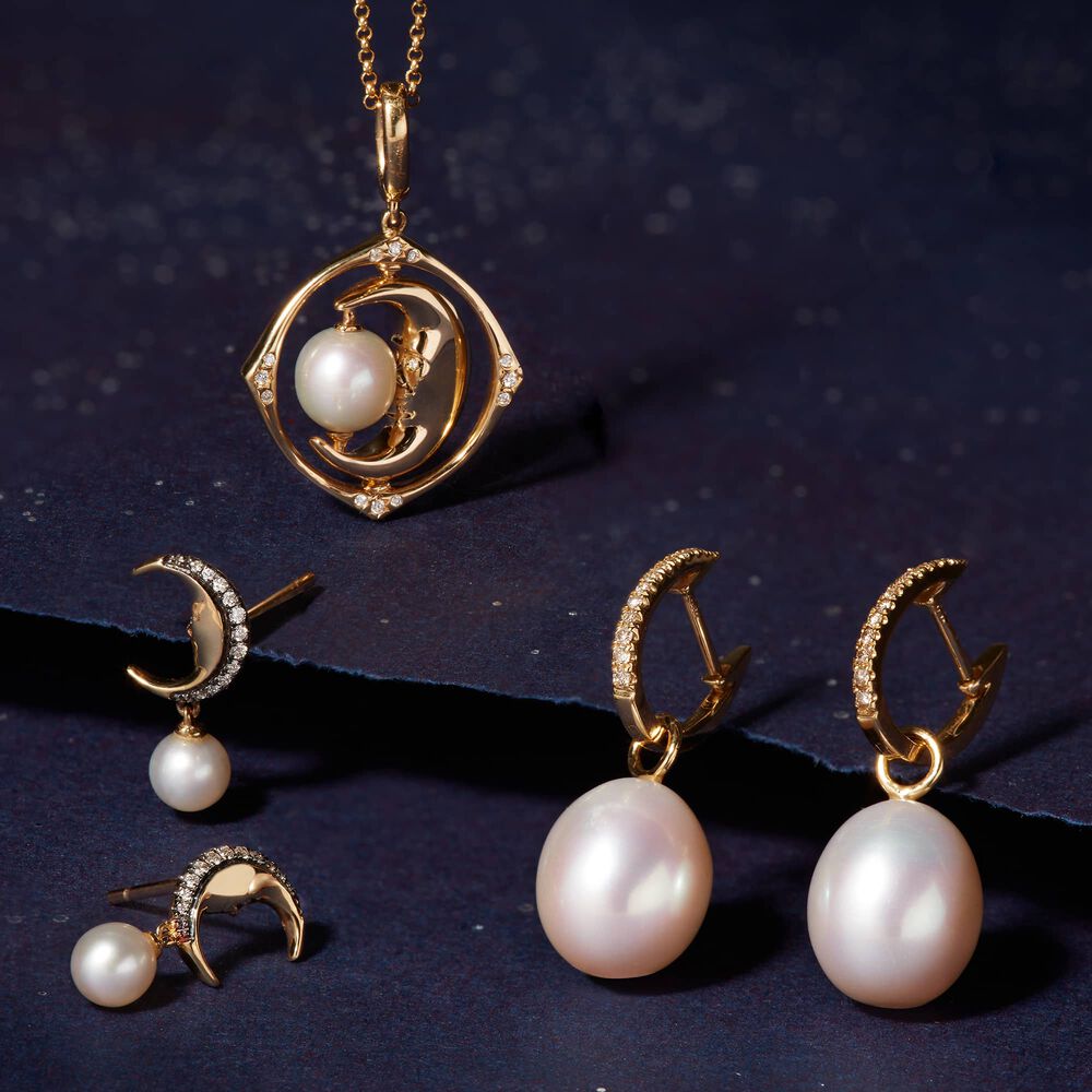 Mythology 18ct Gold Pearl Spinning Moon Mini Charm | Annoushka jewelley