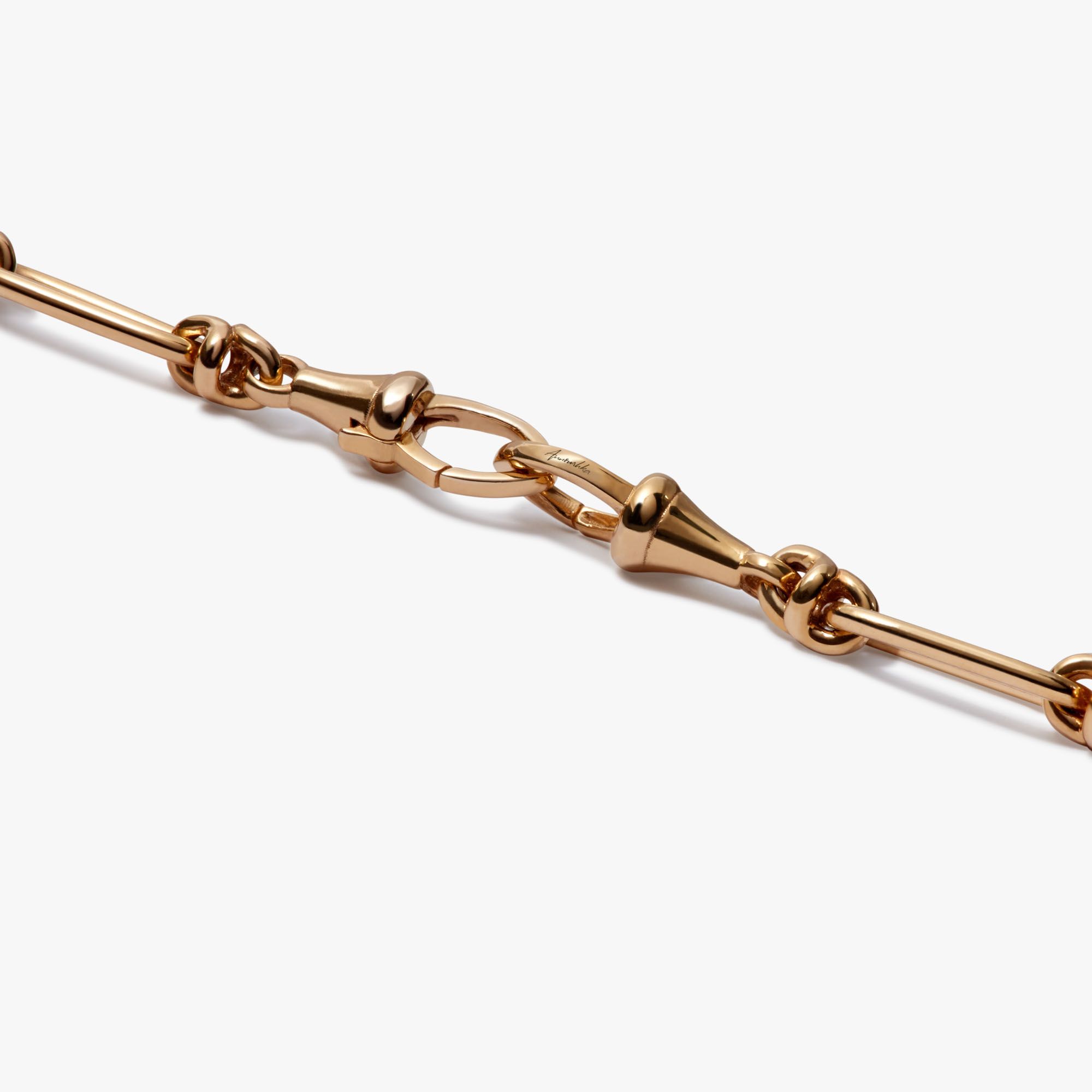 Knuckle Bold Chain Necklace