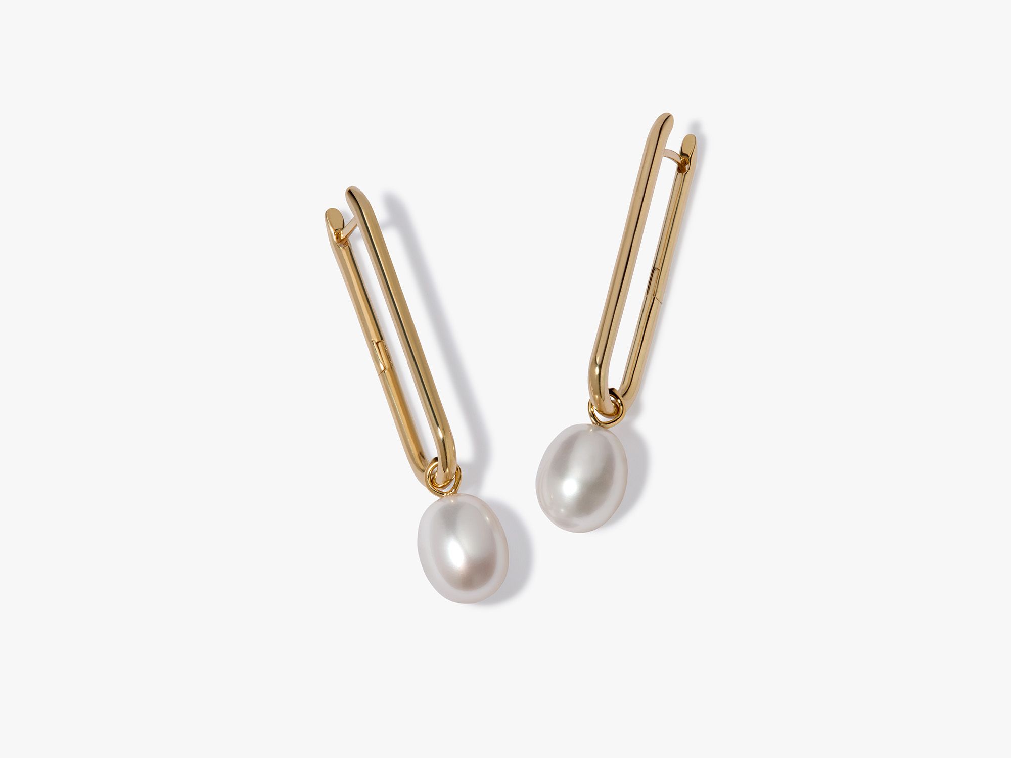 Knuckle Pearl Long Earrings
