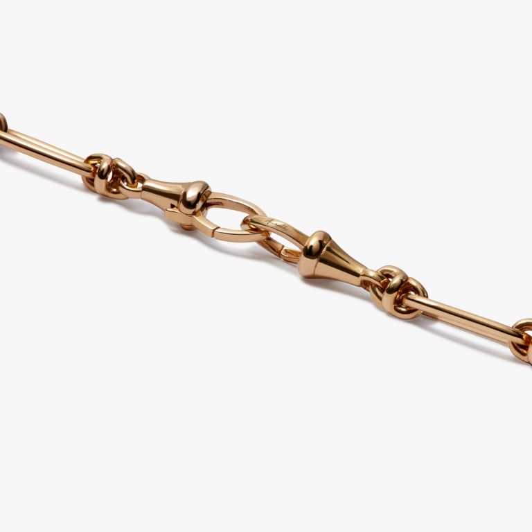 Knuckle Bold Chain Necklace