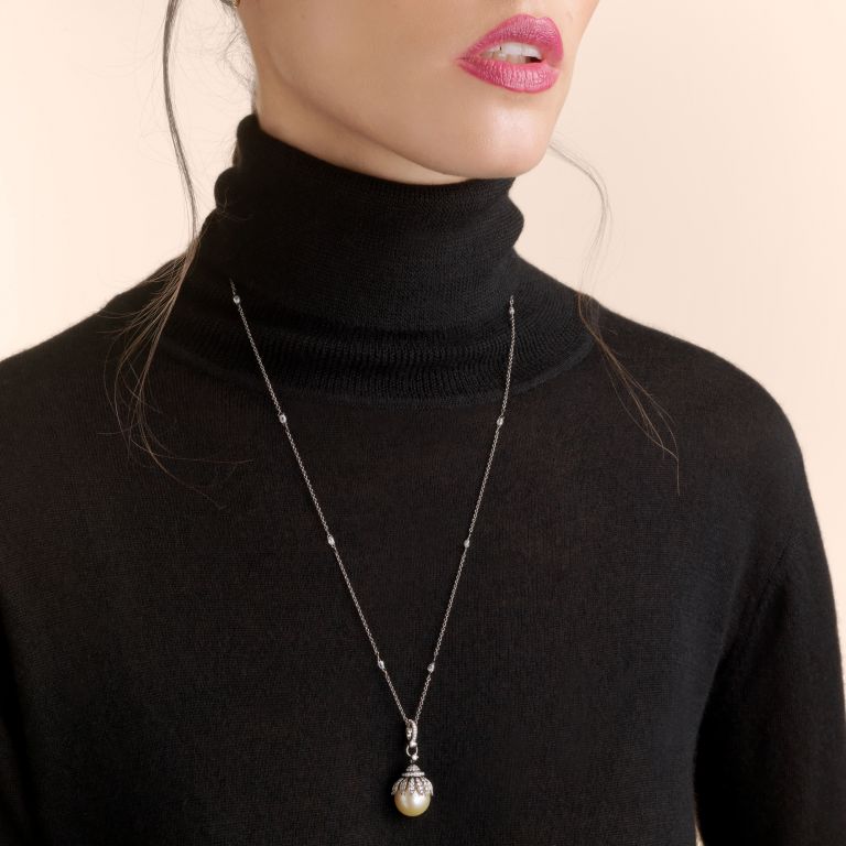 Golden Pearls Pendant
