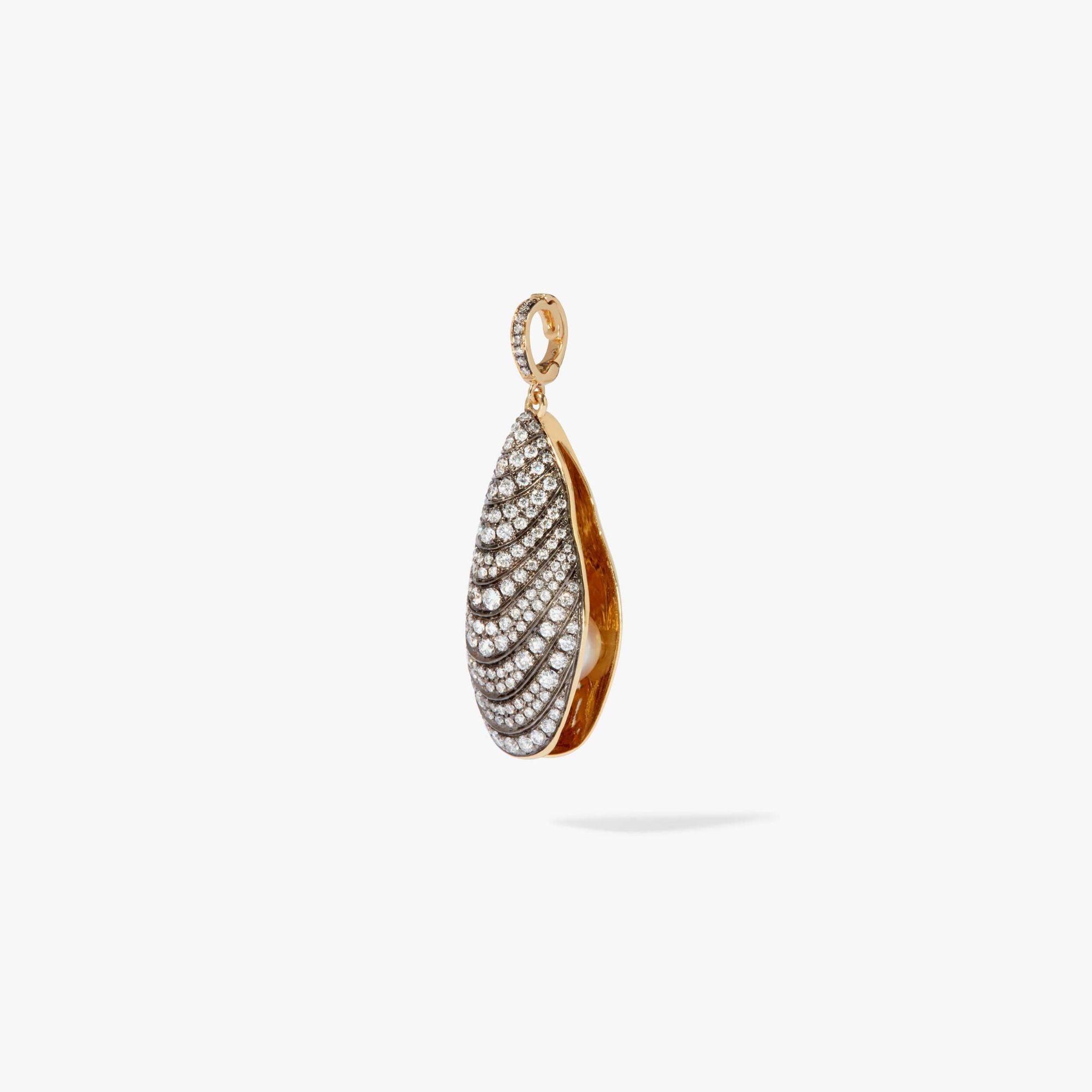 Mussell Charm Pendant