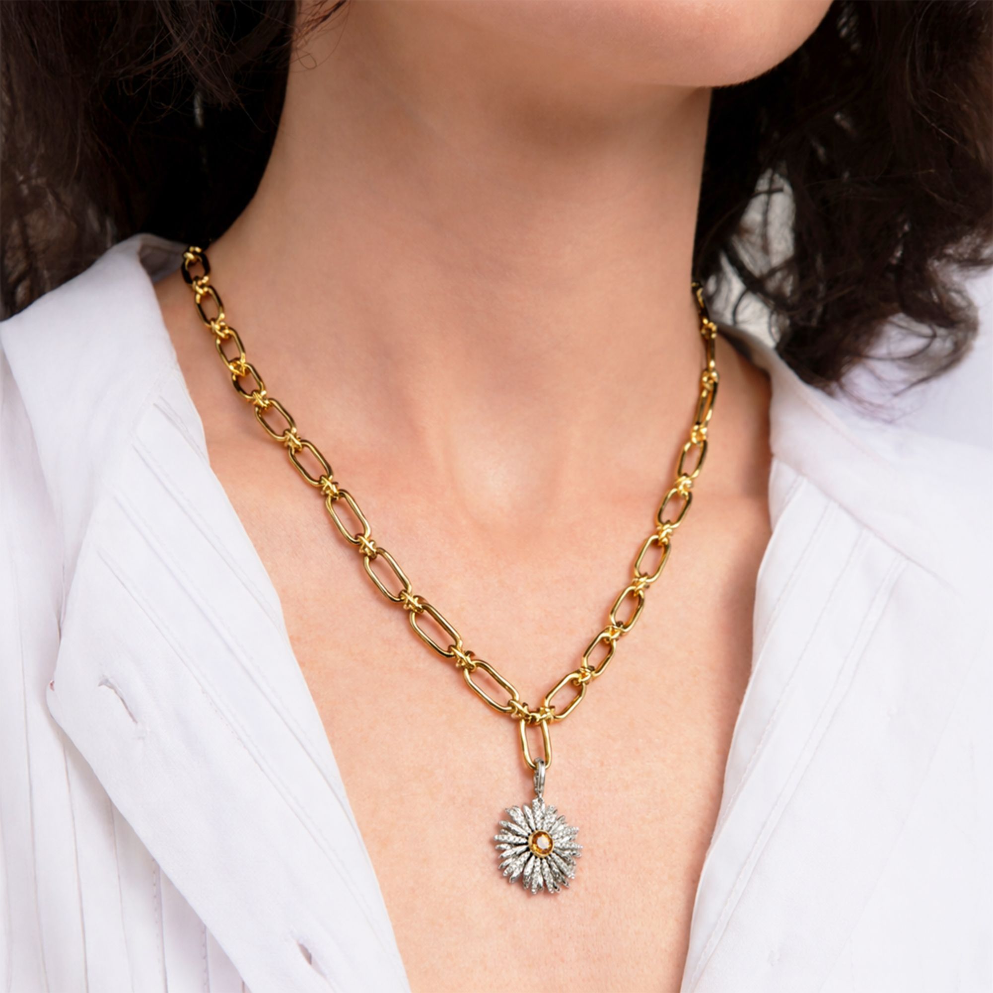 18k Solid White Gold Mythology Daisy Charm Pendant - Annoushka US